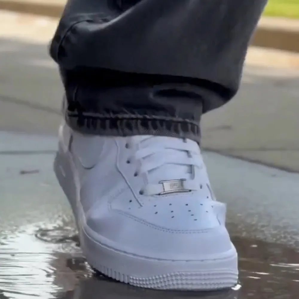 Nike-Air-Force-1-Low-Triple-White-Review